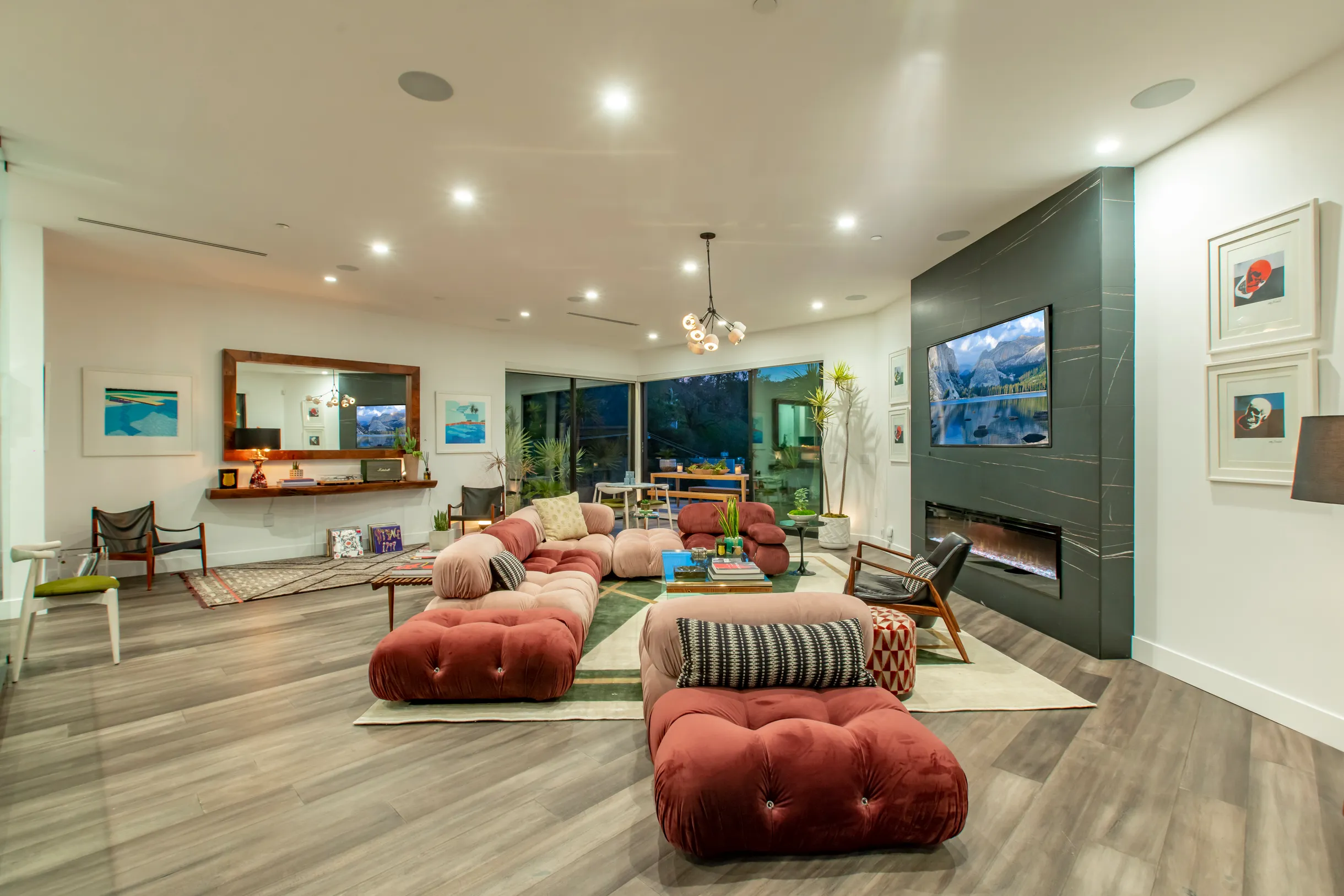 Wander Hollywood Haven #23