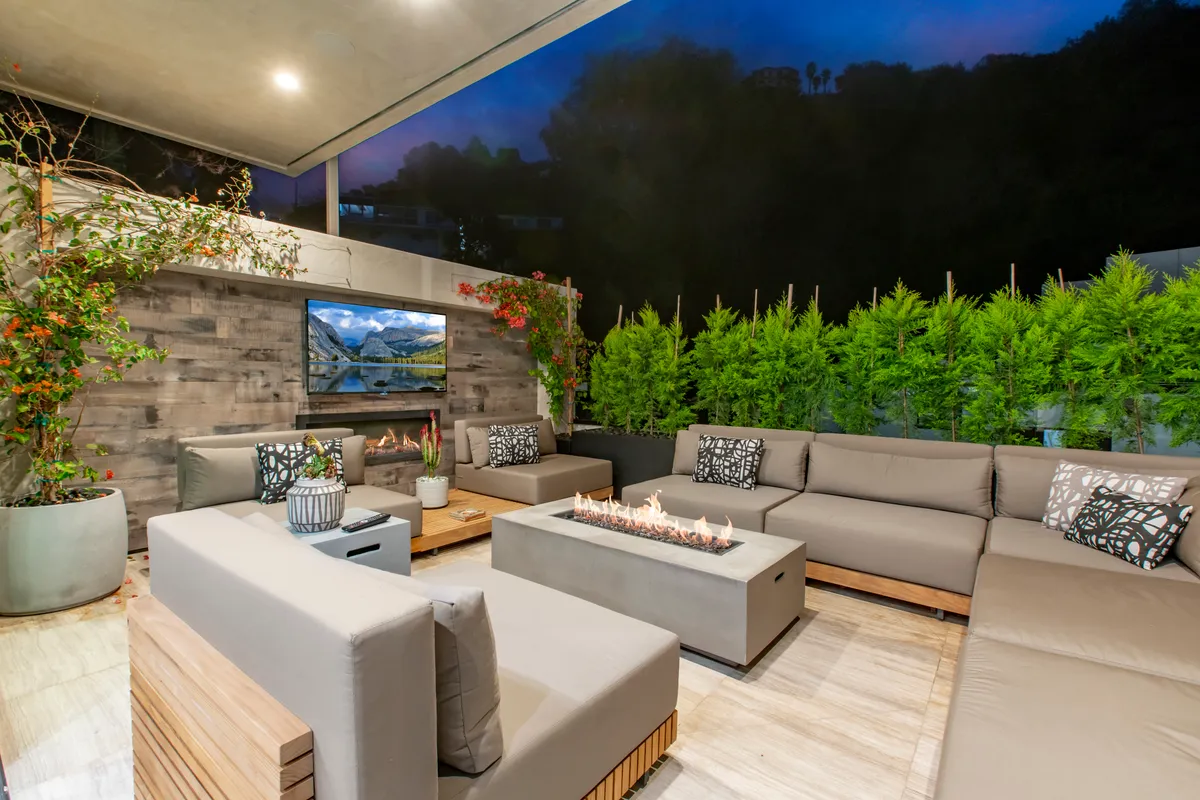 Wander Hollywood Haven