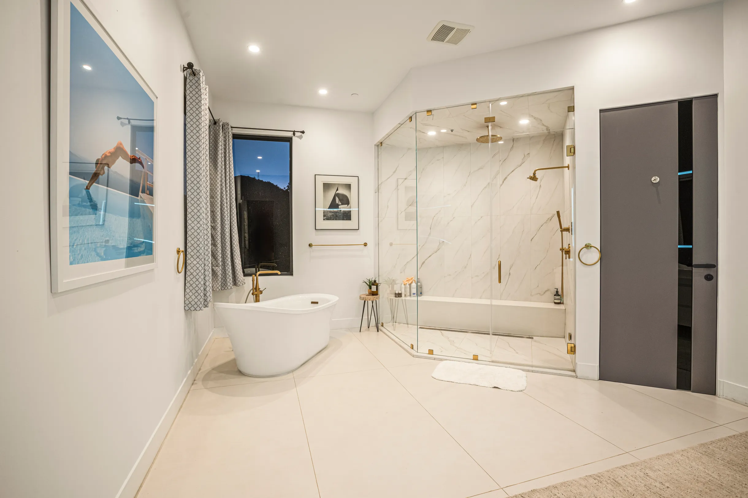 Wander Hollywood Haven #44