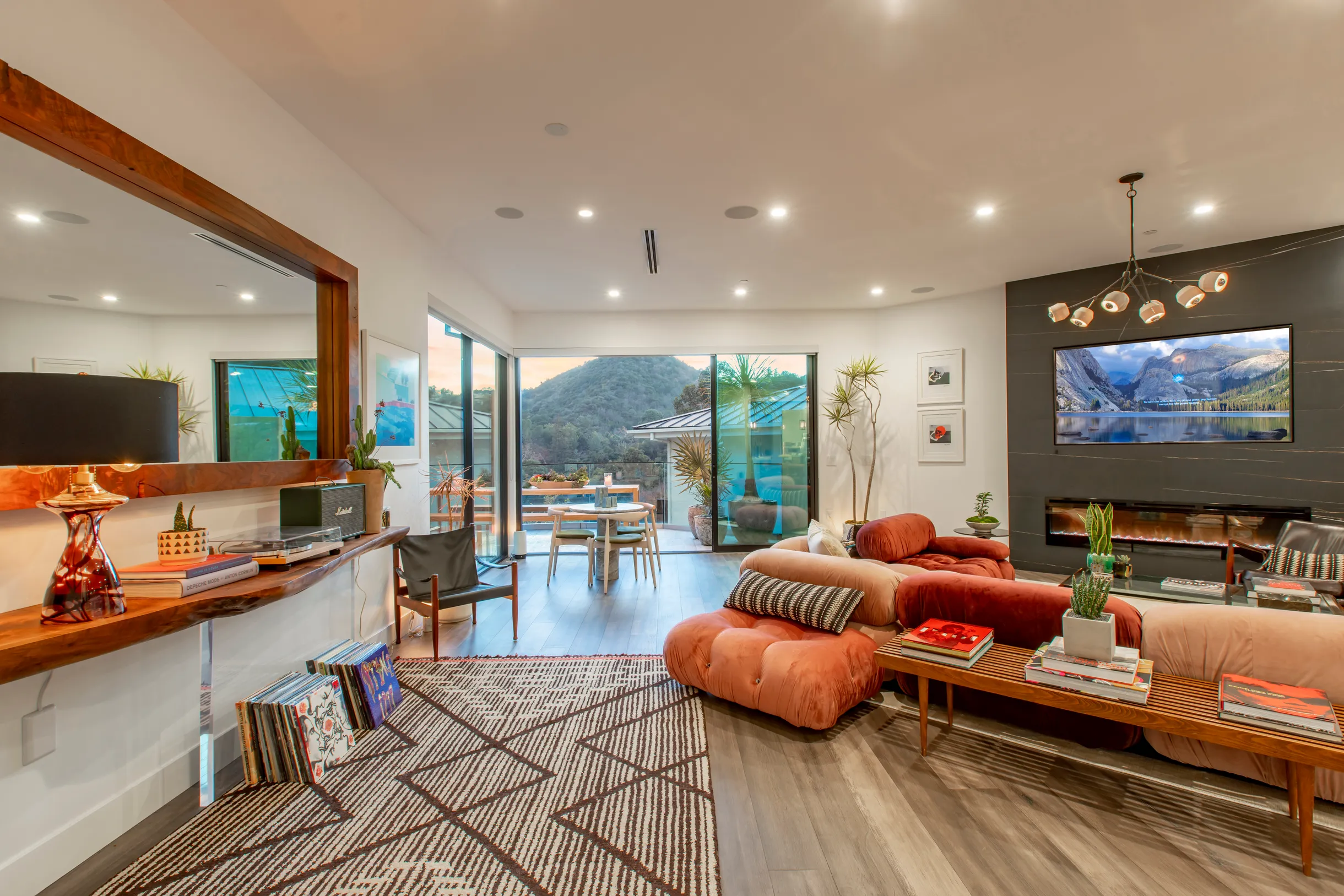 Wander Hollywood Haven #74