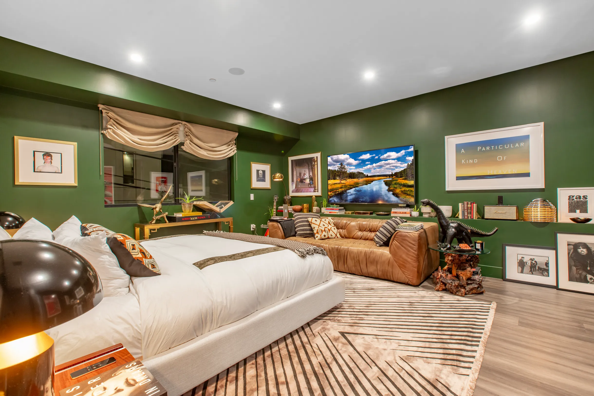 Wander Hollywood Haven #85