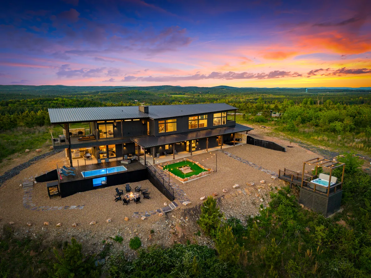 Wander Broken Bow Hollow