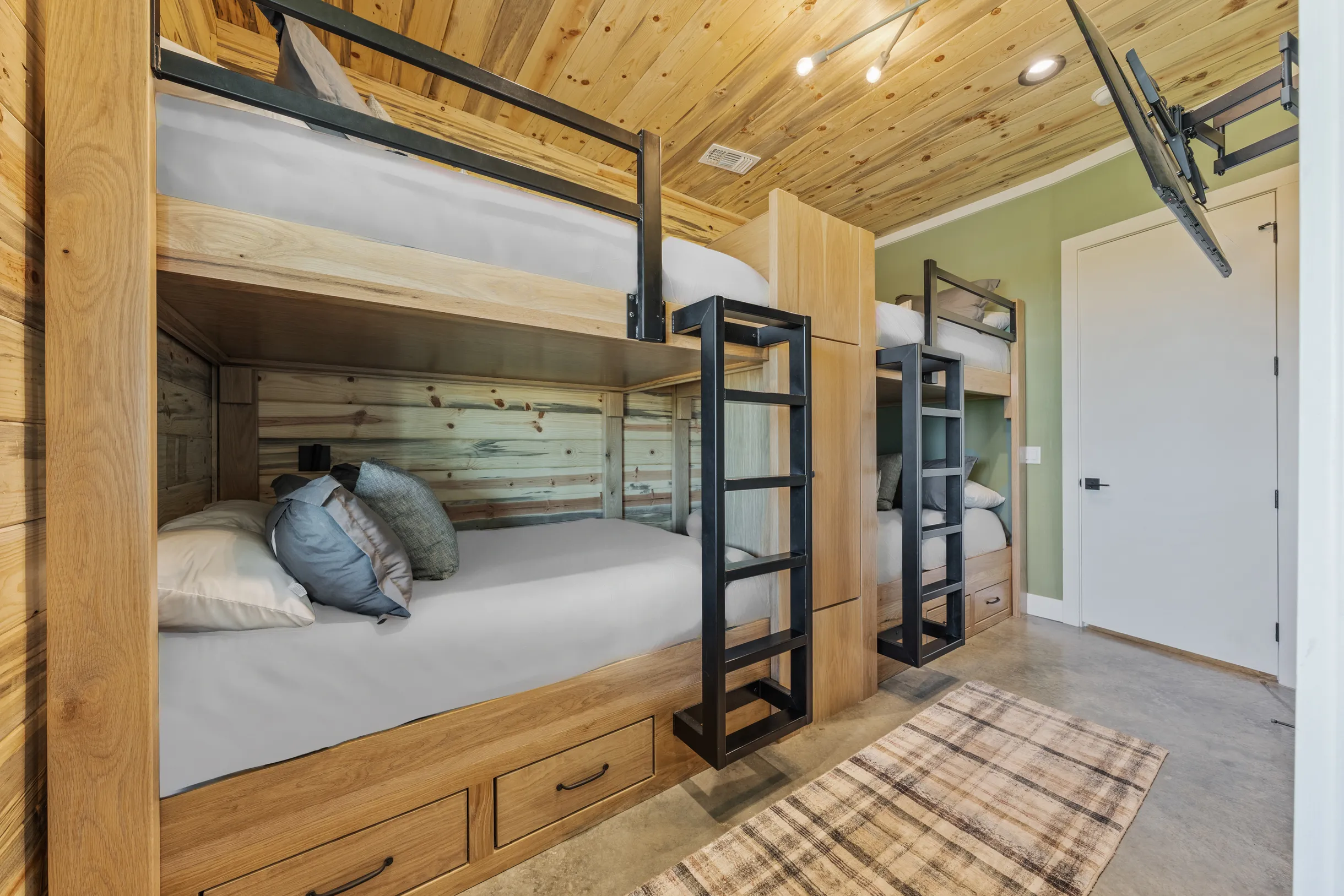 Wander Broken Bow Hollow #33