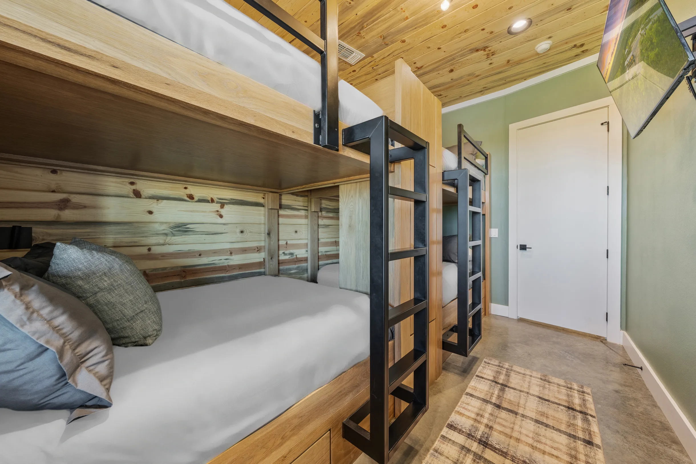 Wander Broken Bow Hollow #61