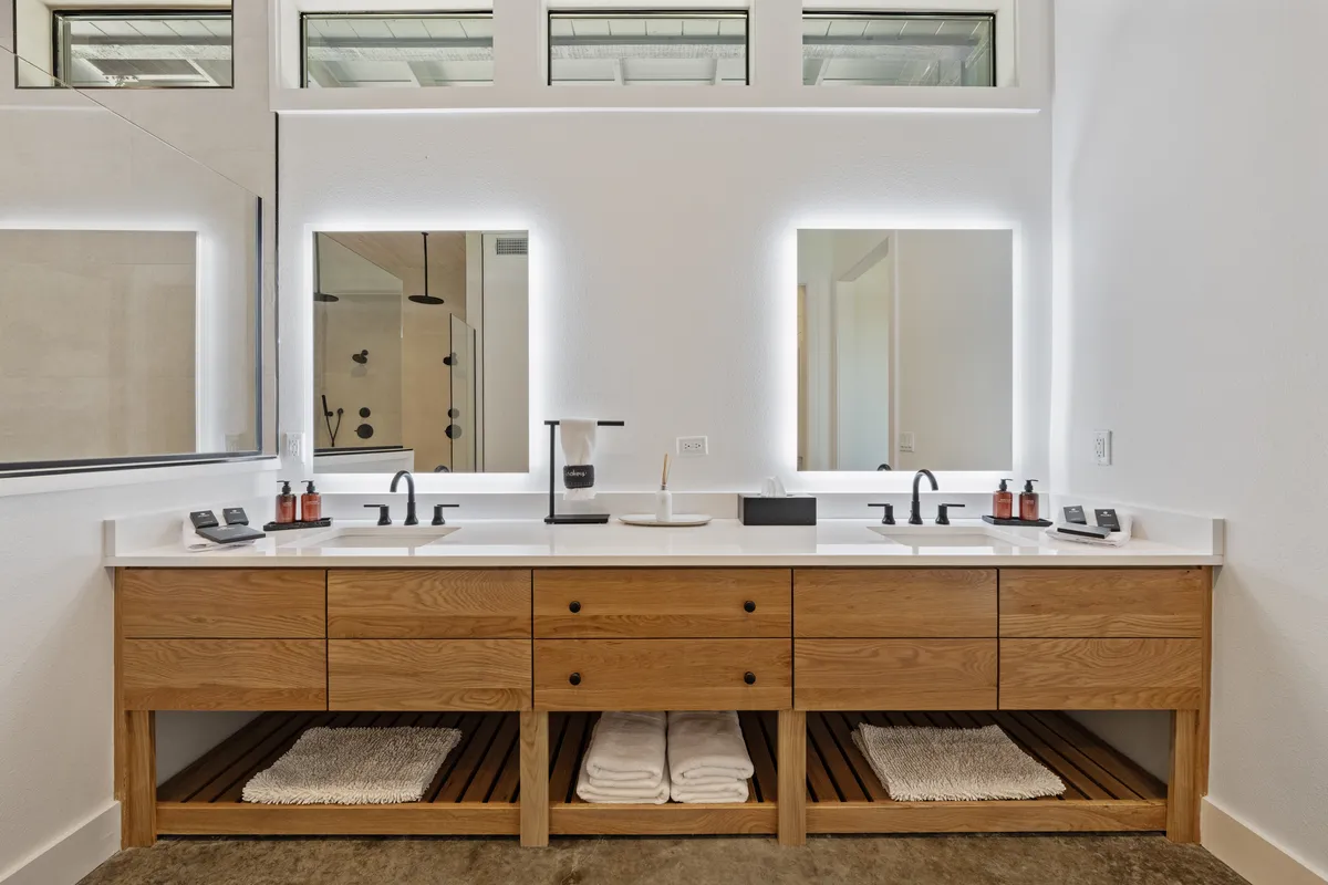 Wander Broken Bow Hollow