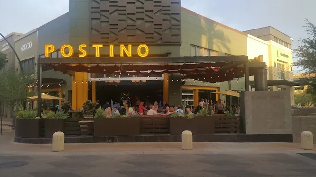 Kierland Commons