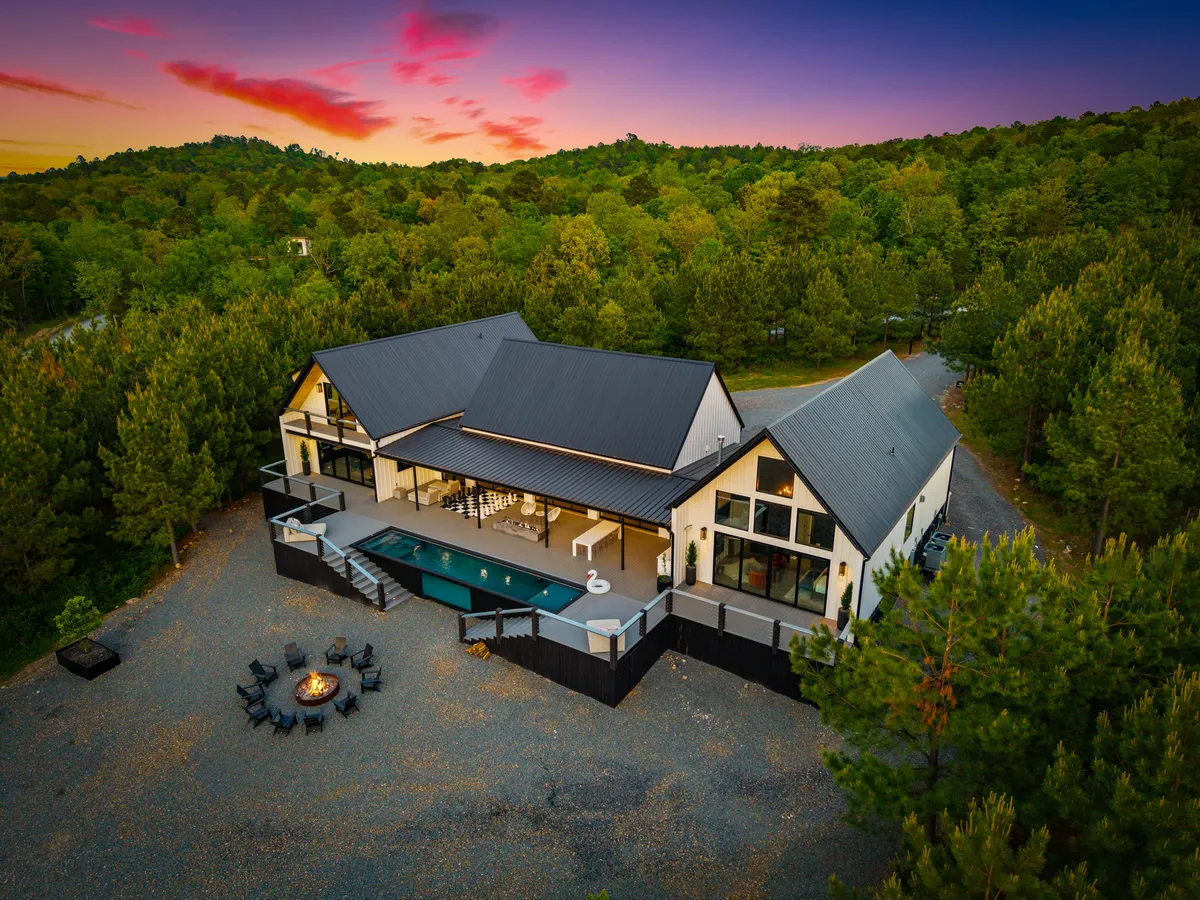 Wander Broken Bow Woods