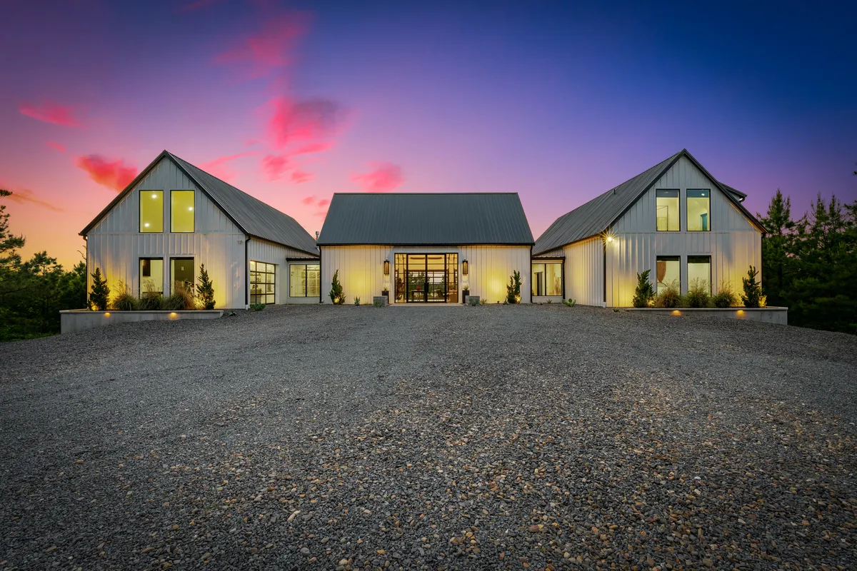 Wander Broken Bow Woods