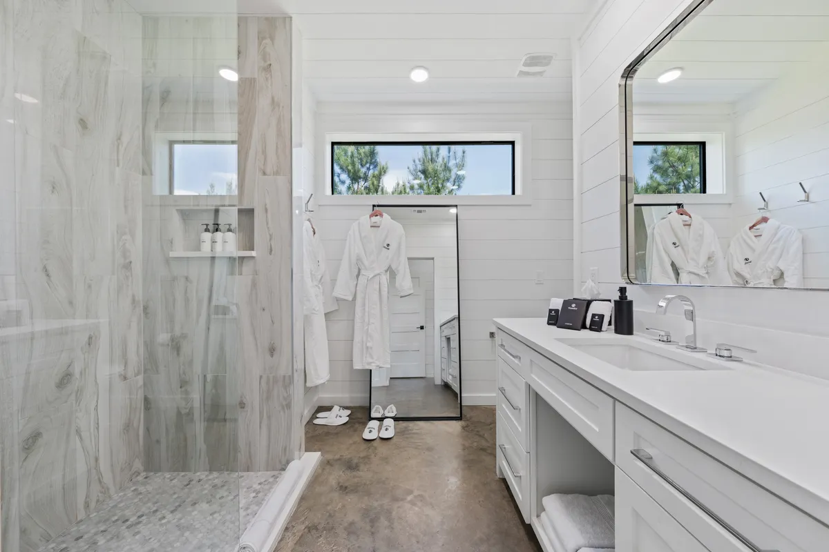 Wander Broken Bow Woods