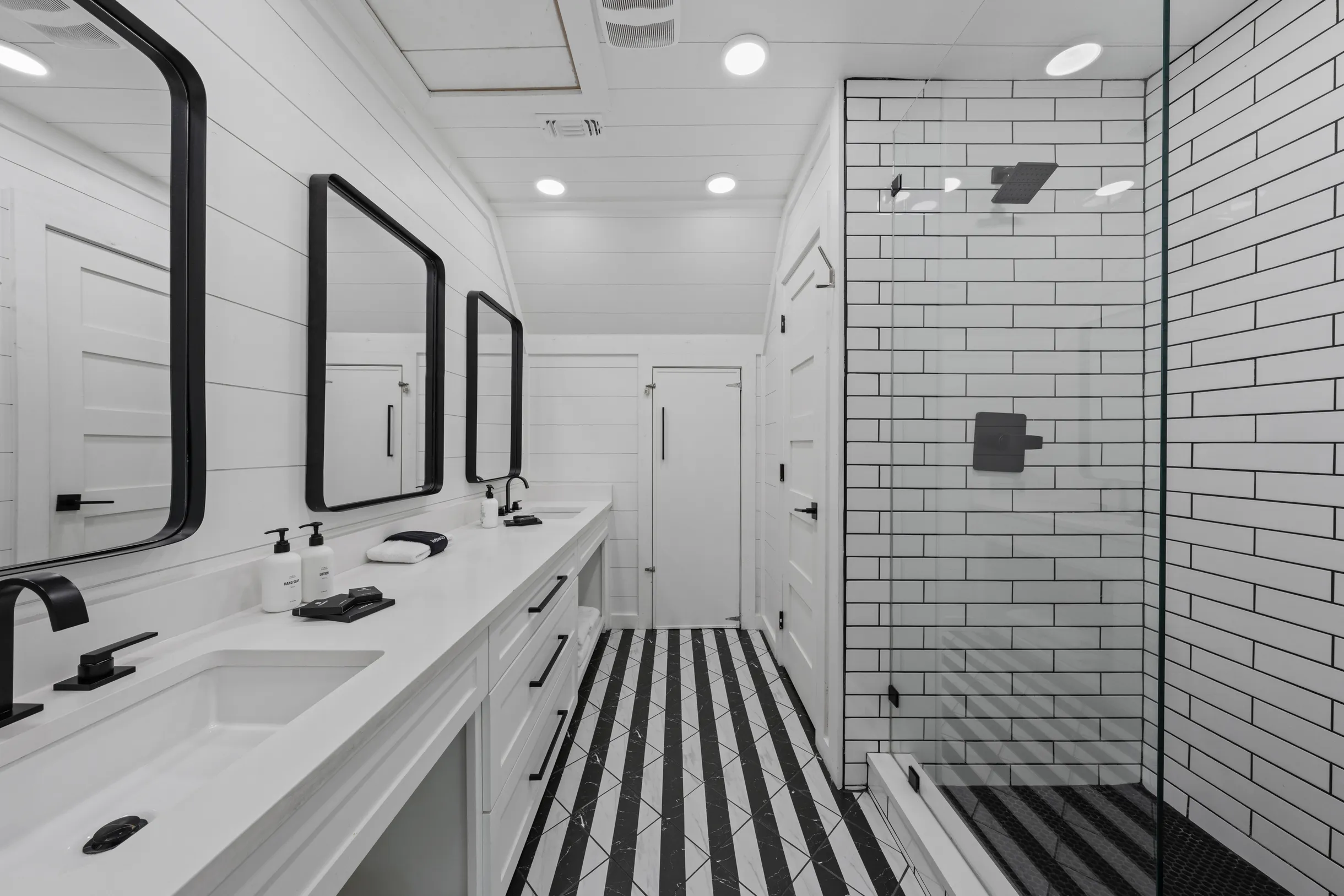 Wander Broken Bow Woods #16