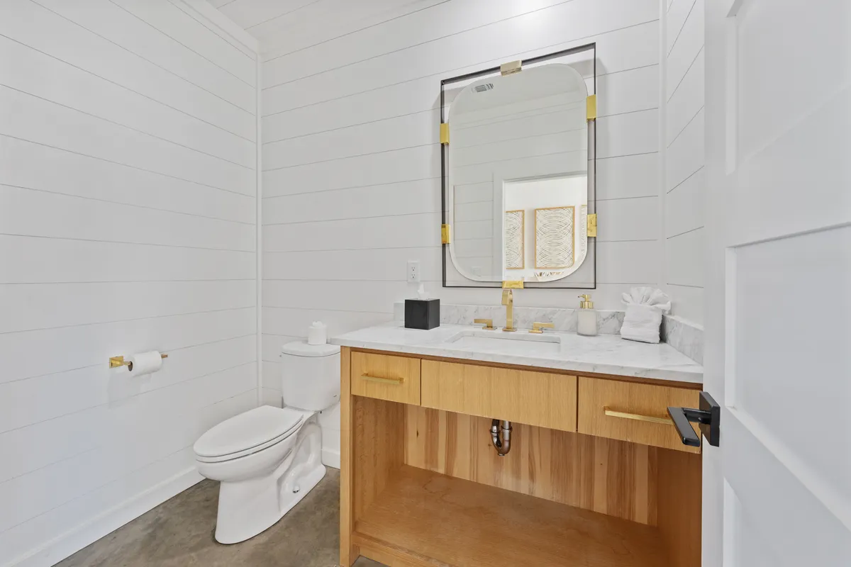 Wander Broken Bow Woods