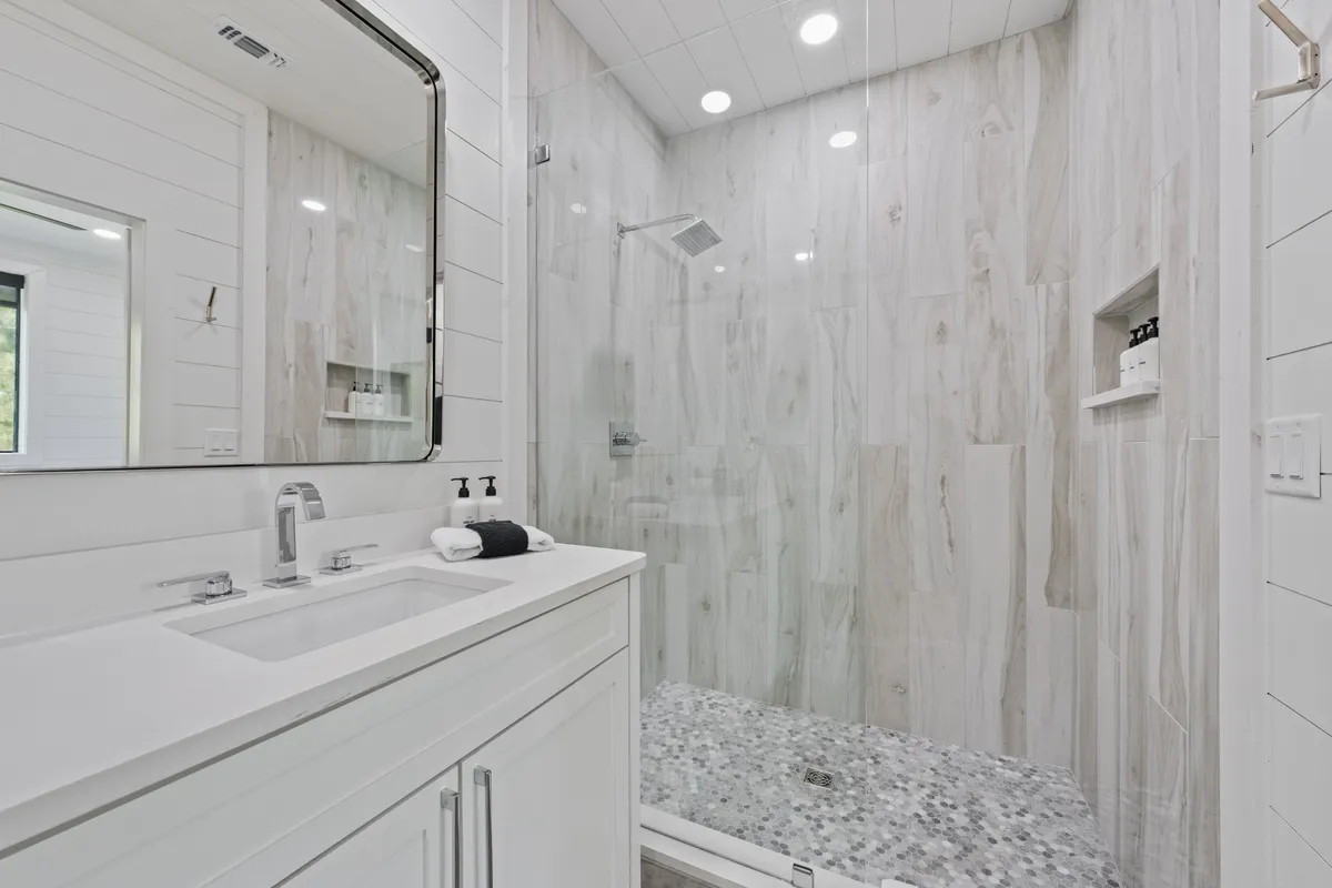 Wander Broken Bow Woods