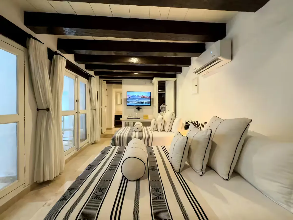 Wander Cartagena Bay #83