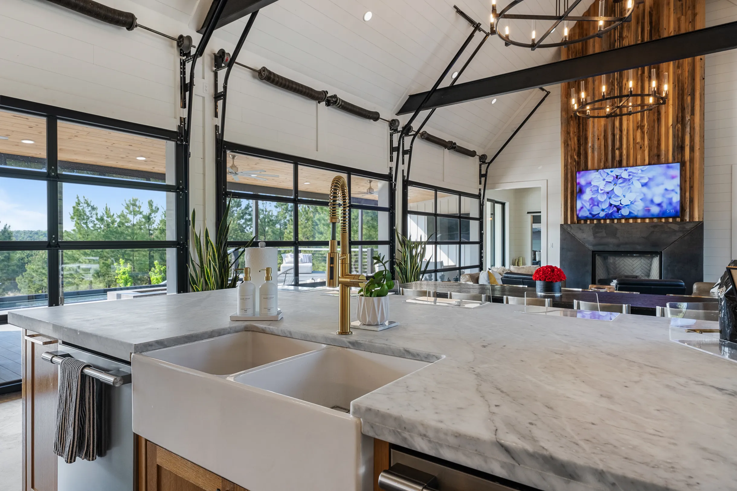 Wander Broken Bow Woods #126