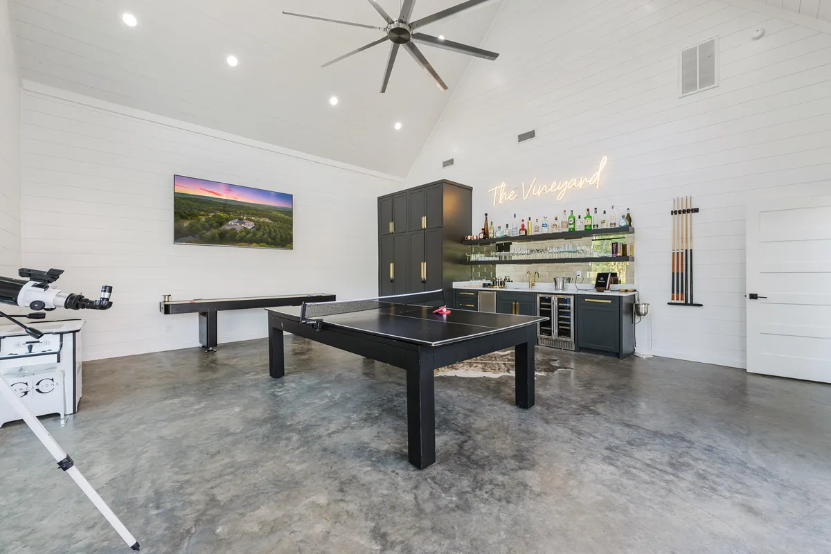 Wander Broken Bow Woods