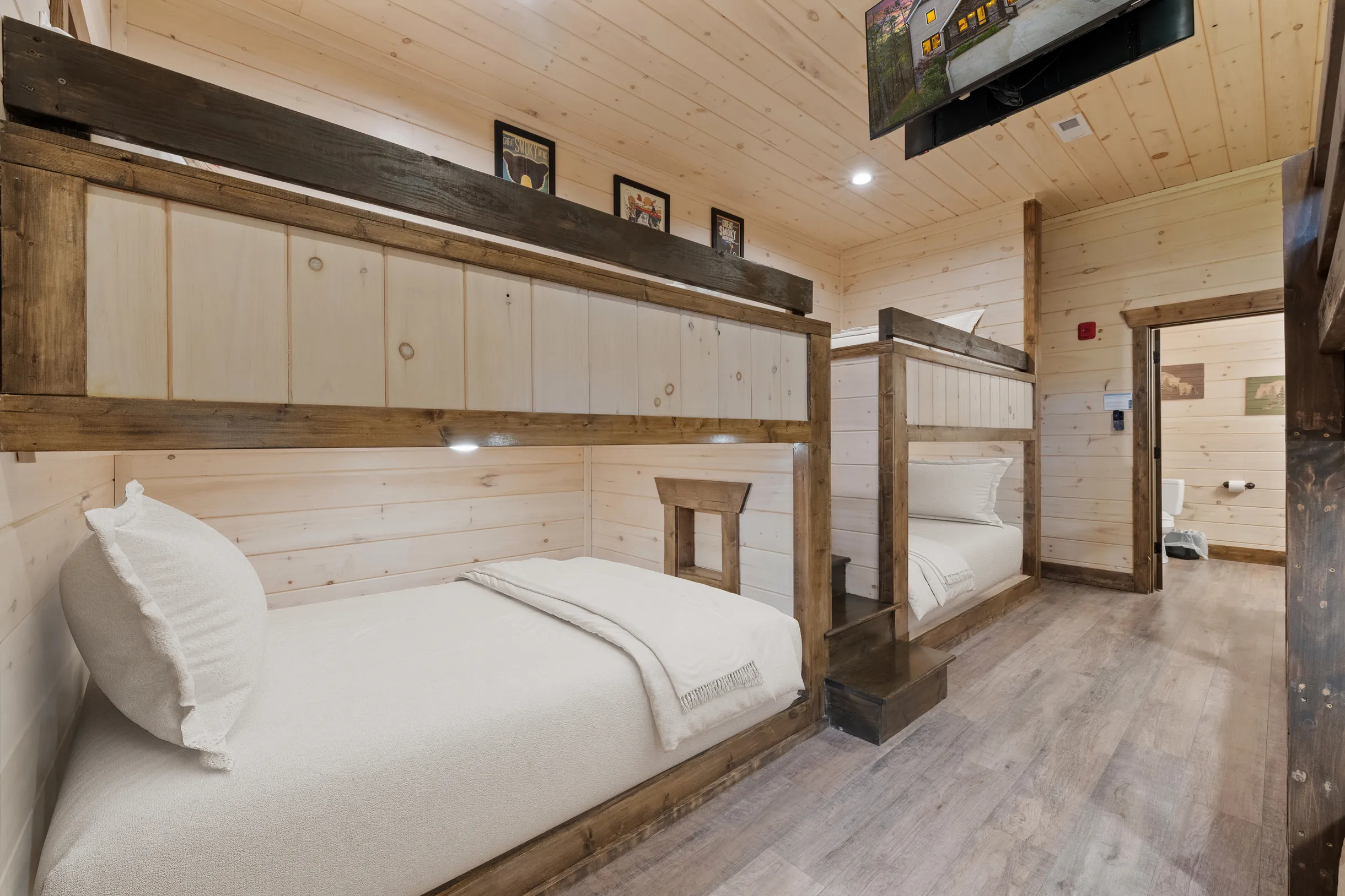 Wander Pigeon Ridge #92