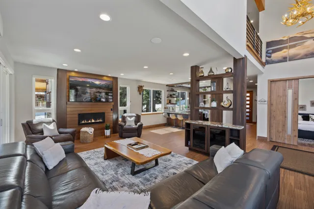 Wander Snoqualmie Pass