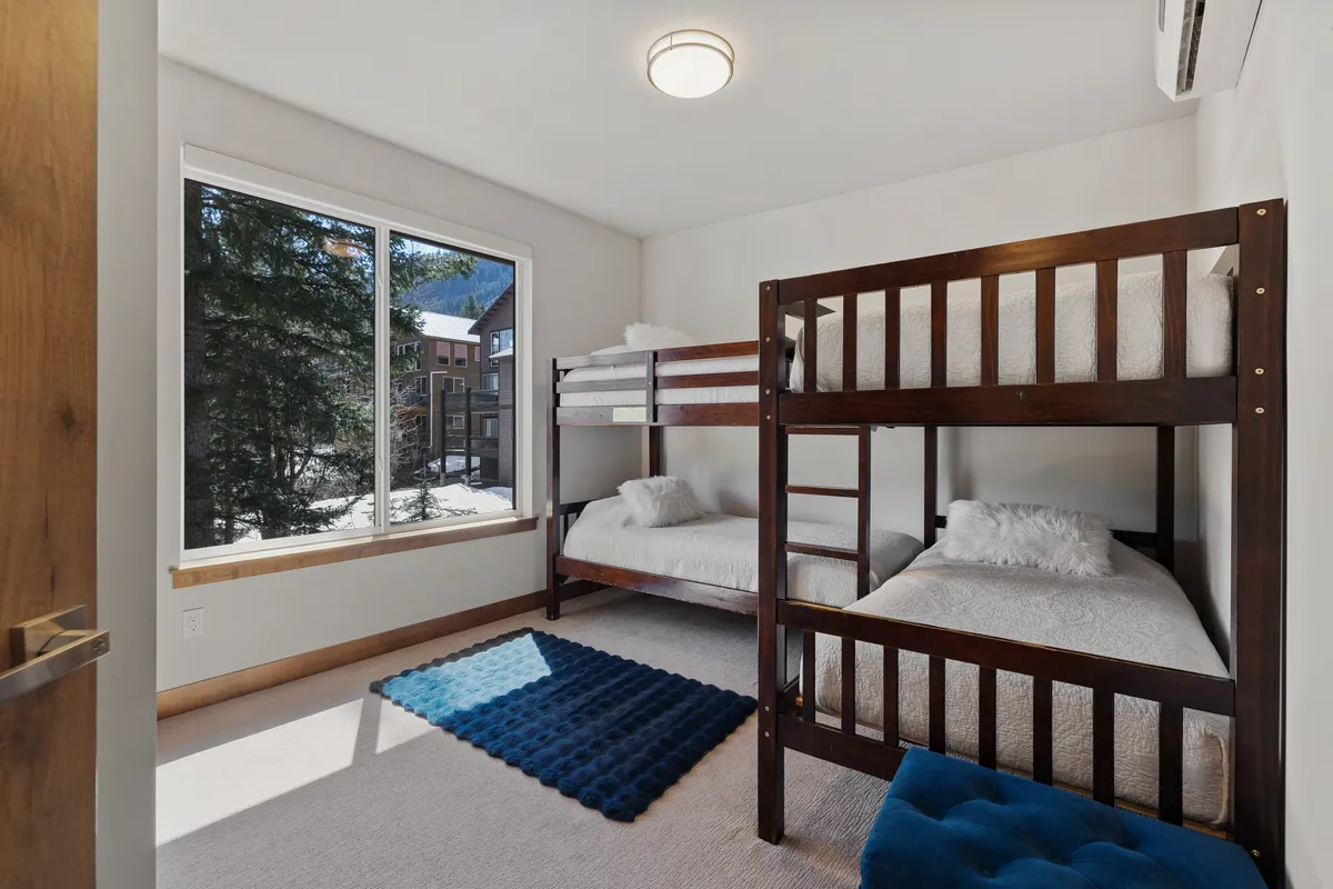 Bunk Bedroom 1 image