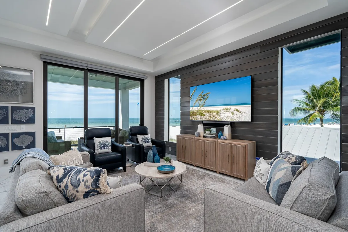 Wander Fort Myers Tides