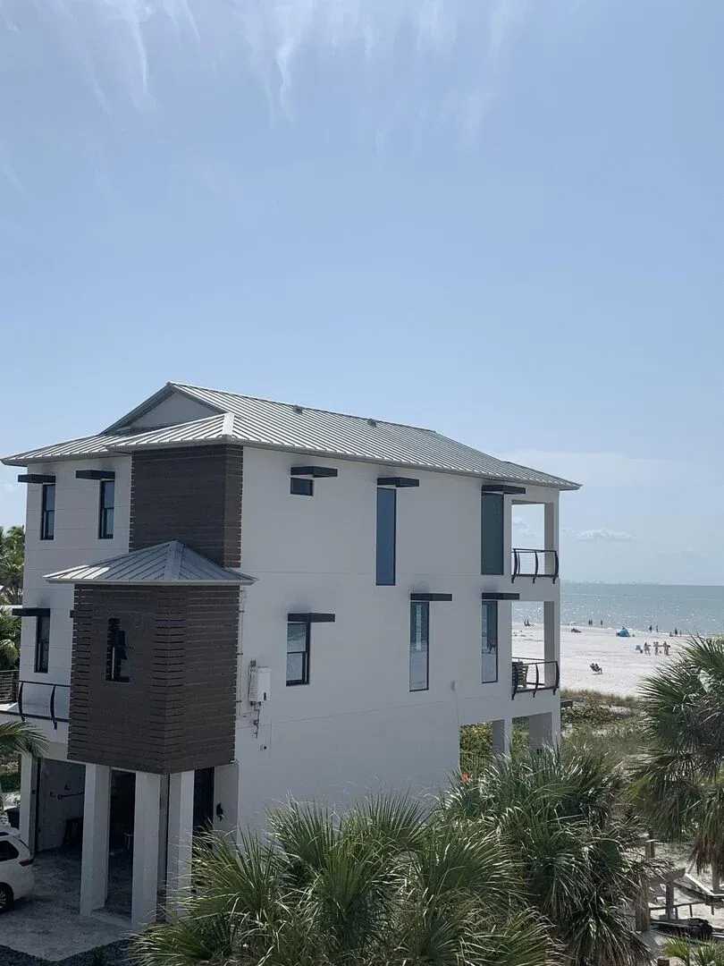 Wander Fort Myers Tides