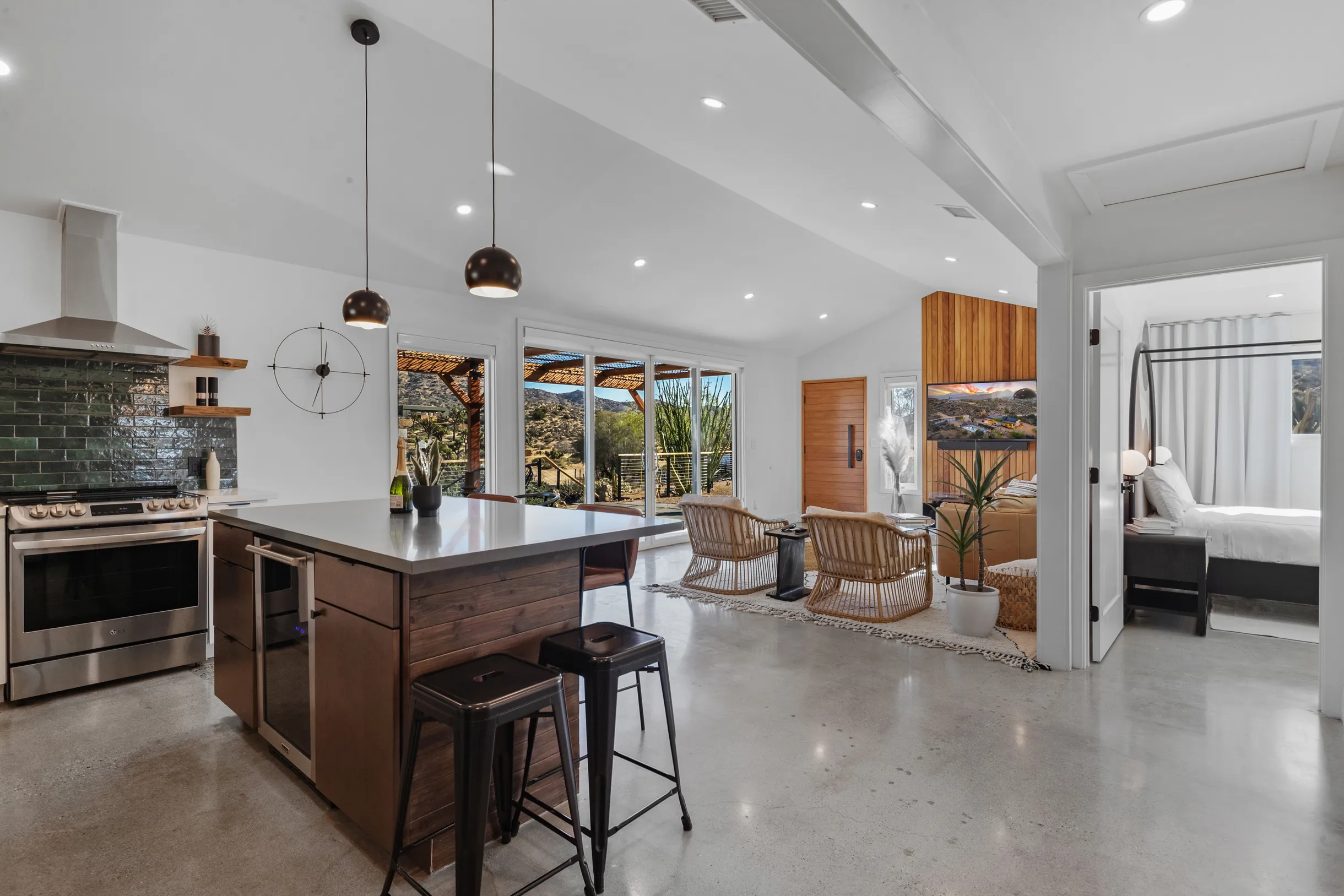 Calico Landing, Desert Pool + Spa Retreat #63