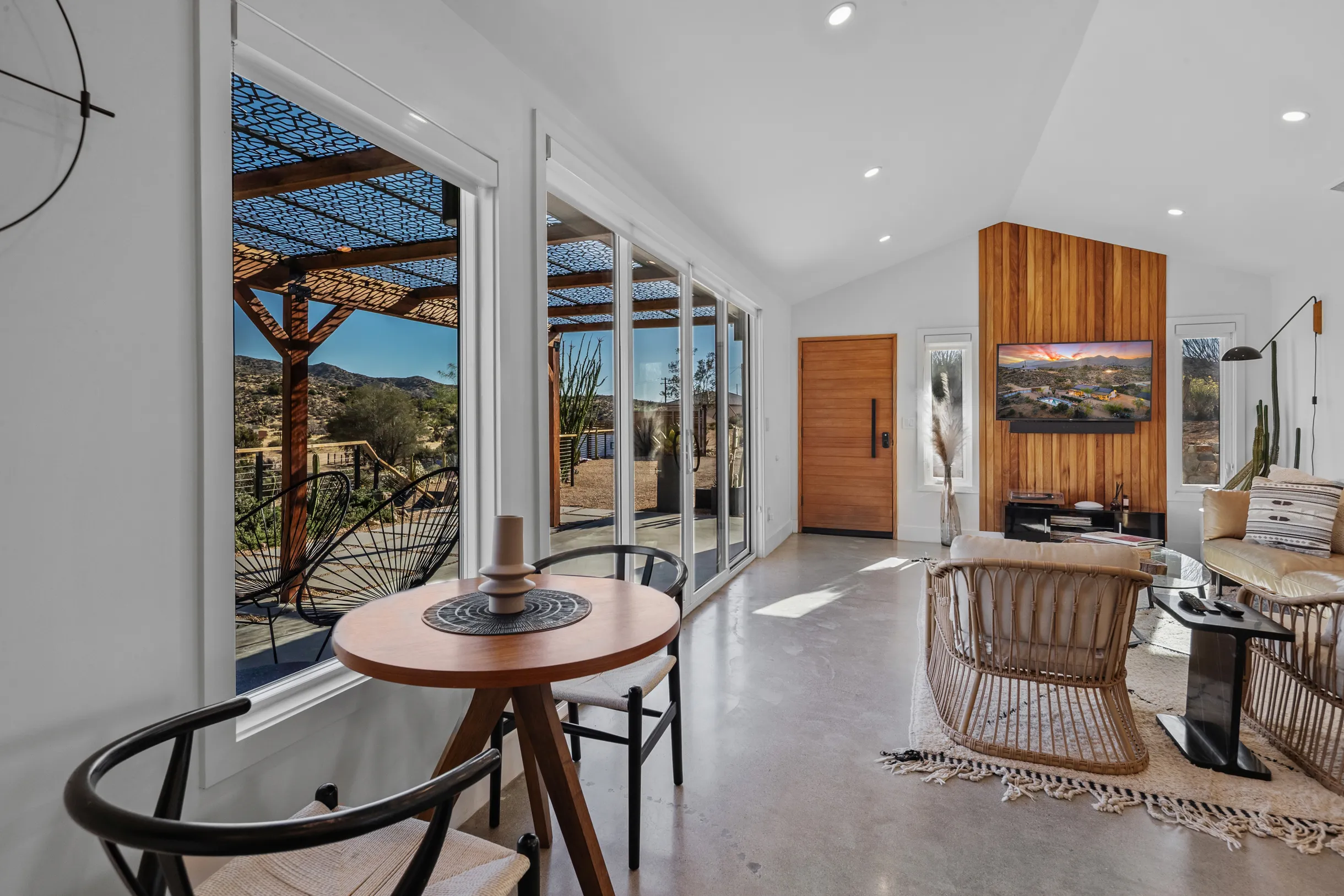 Calico Landing, Desert Pool + Spa Retreat #66