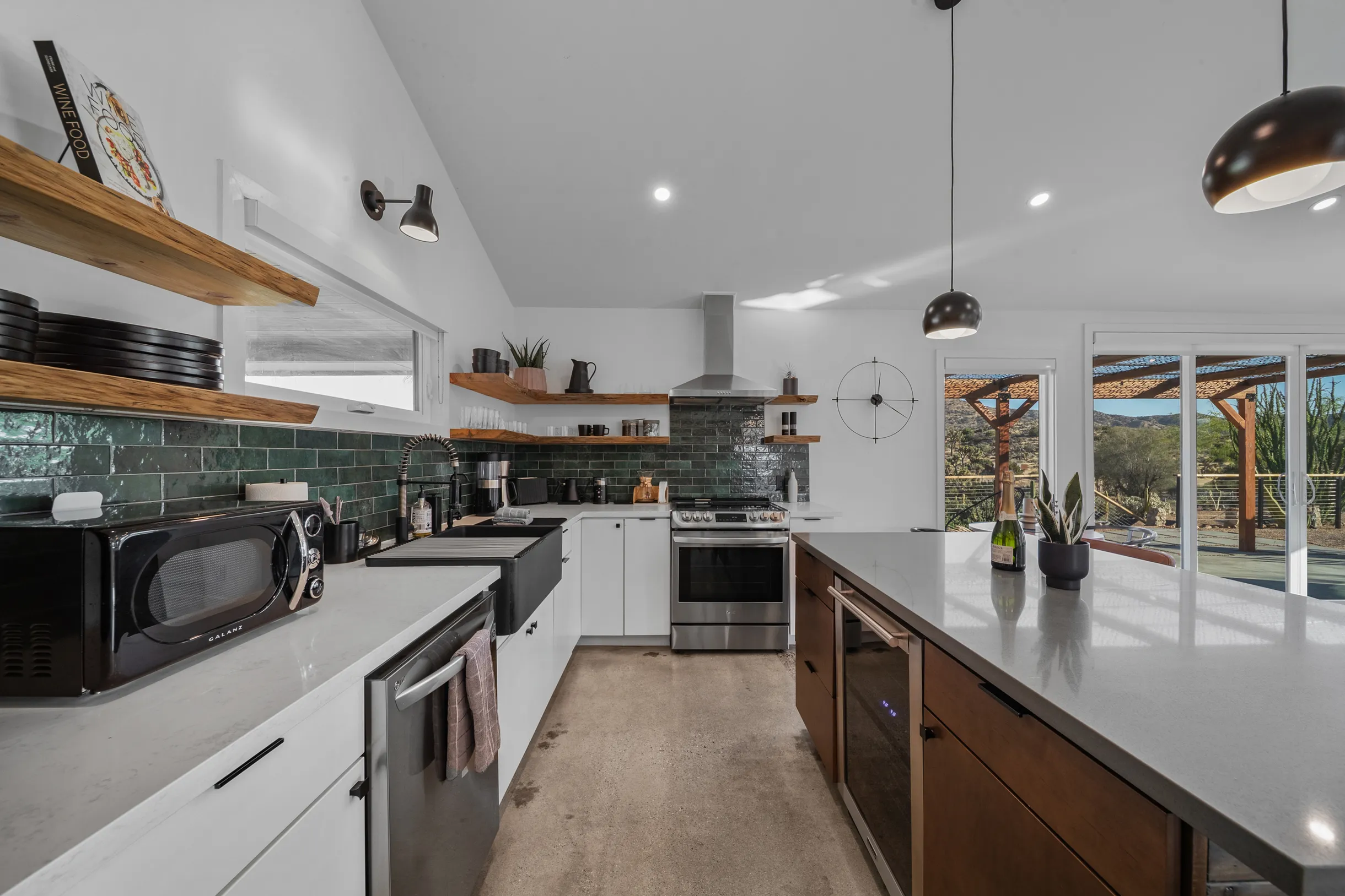 Calico Landing, Desert Pool + Spa Retreat #47