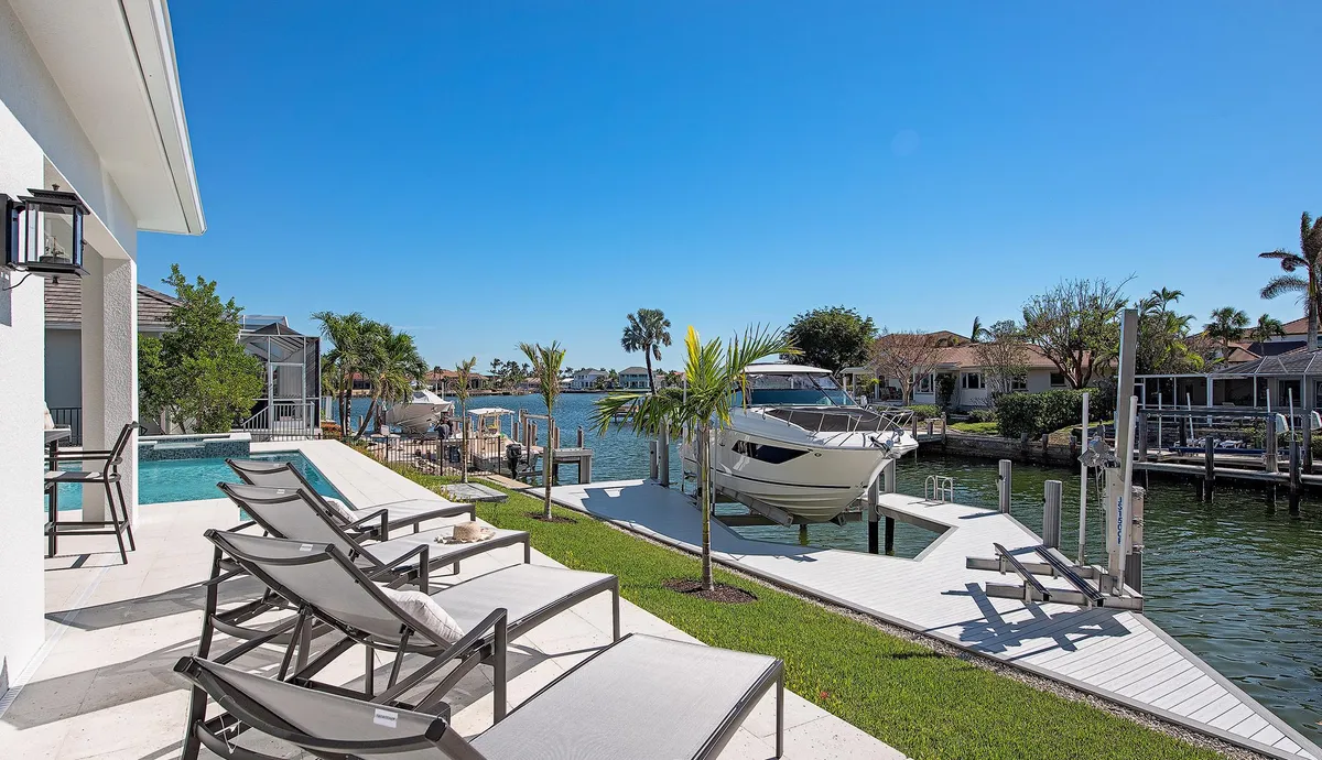 Wander Marco Haven #24