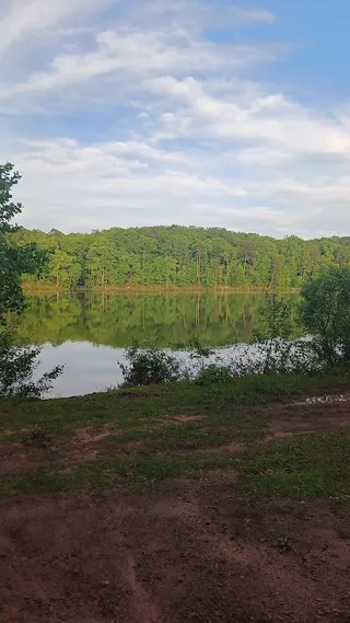 Issaqueena Lake Rd (lake access)