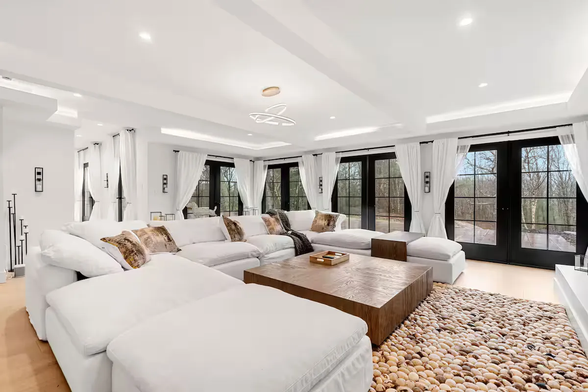 Wander Charles River Chateau #3