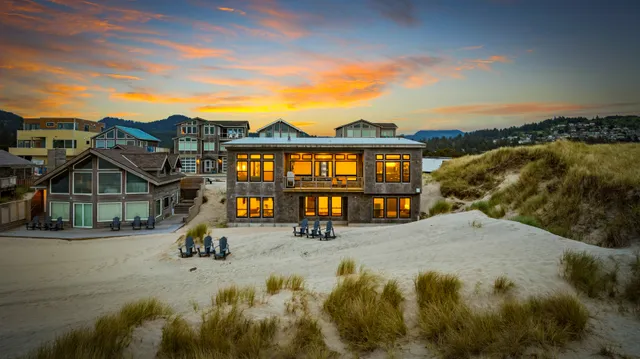 Wander Pacific City