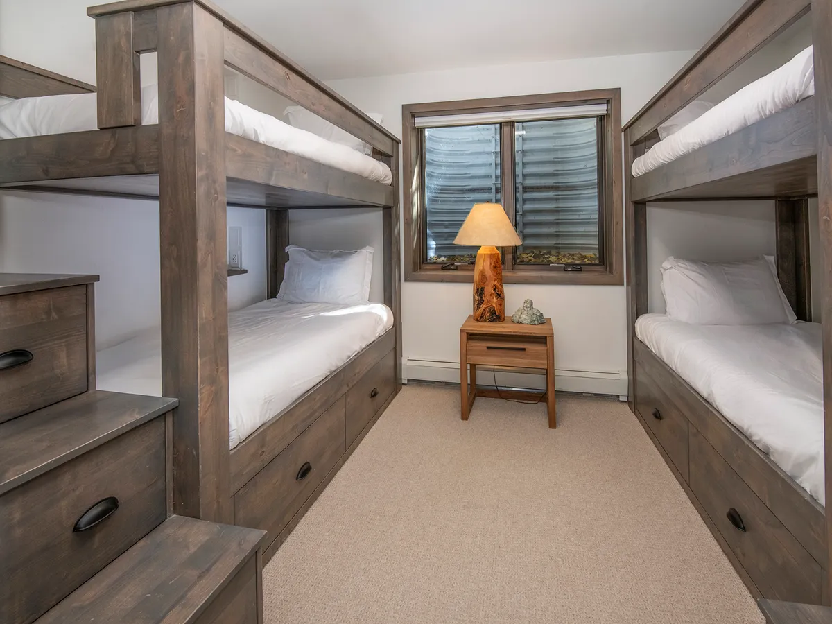 GreenHill Court Chalet #25