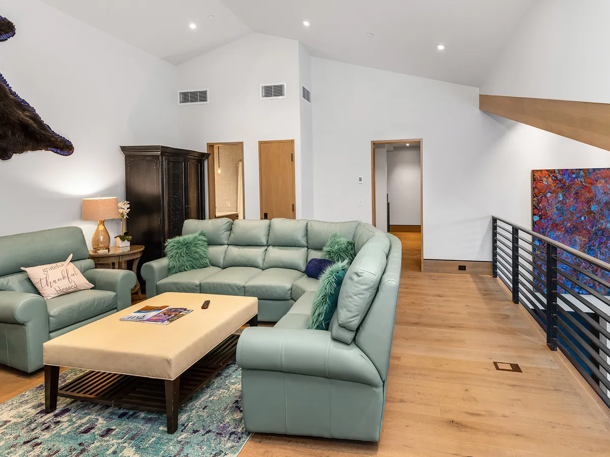 Red Lion Penthouse #28