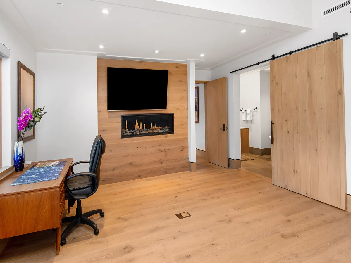 Red Lion Penthouse #32