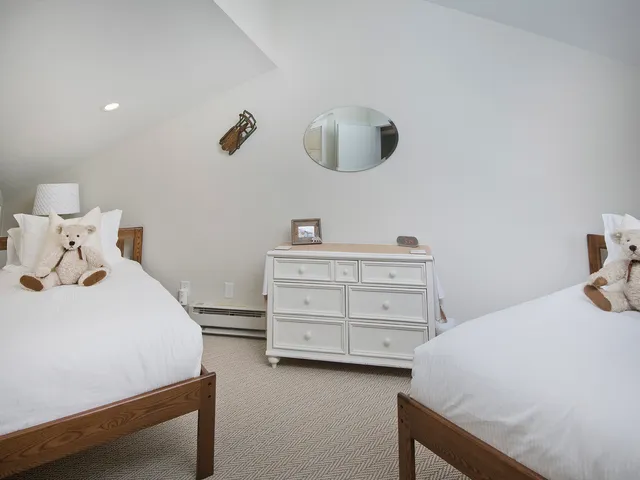 Bedroom 5 image 1