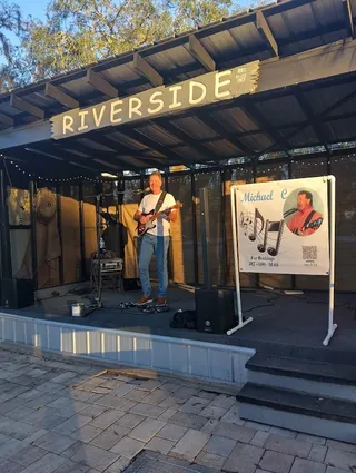 Bree’s Riverside Restaurant