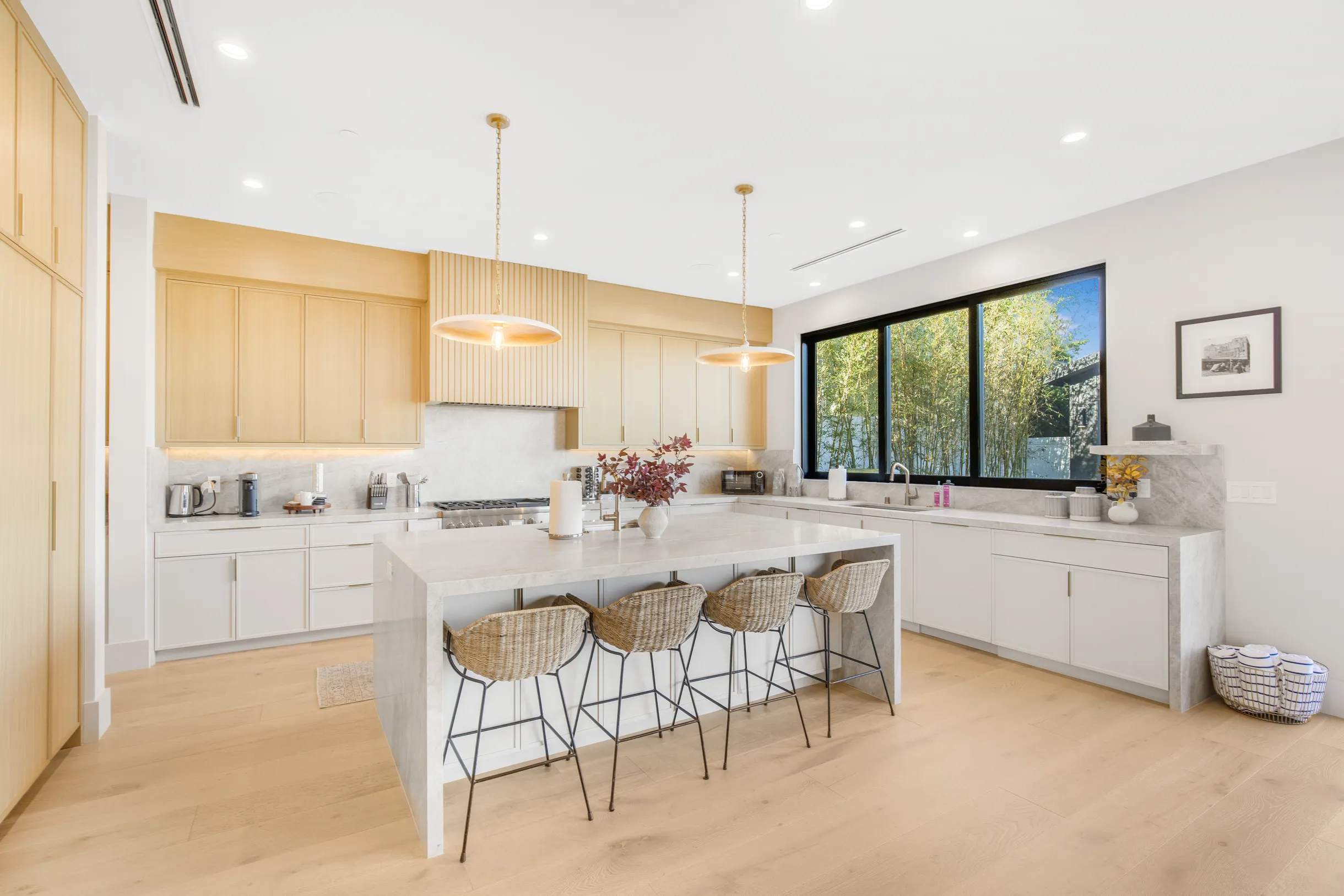 Wander Hollywood Zephyr #18