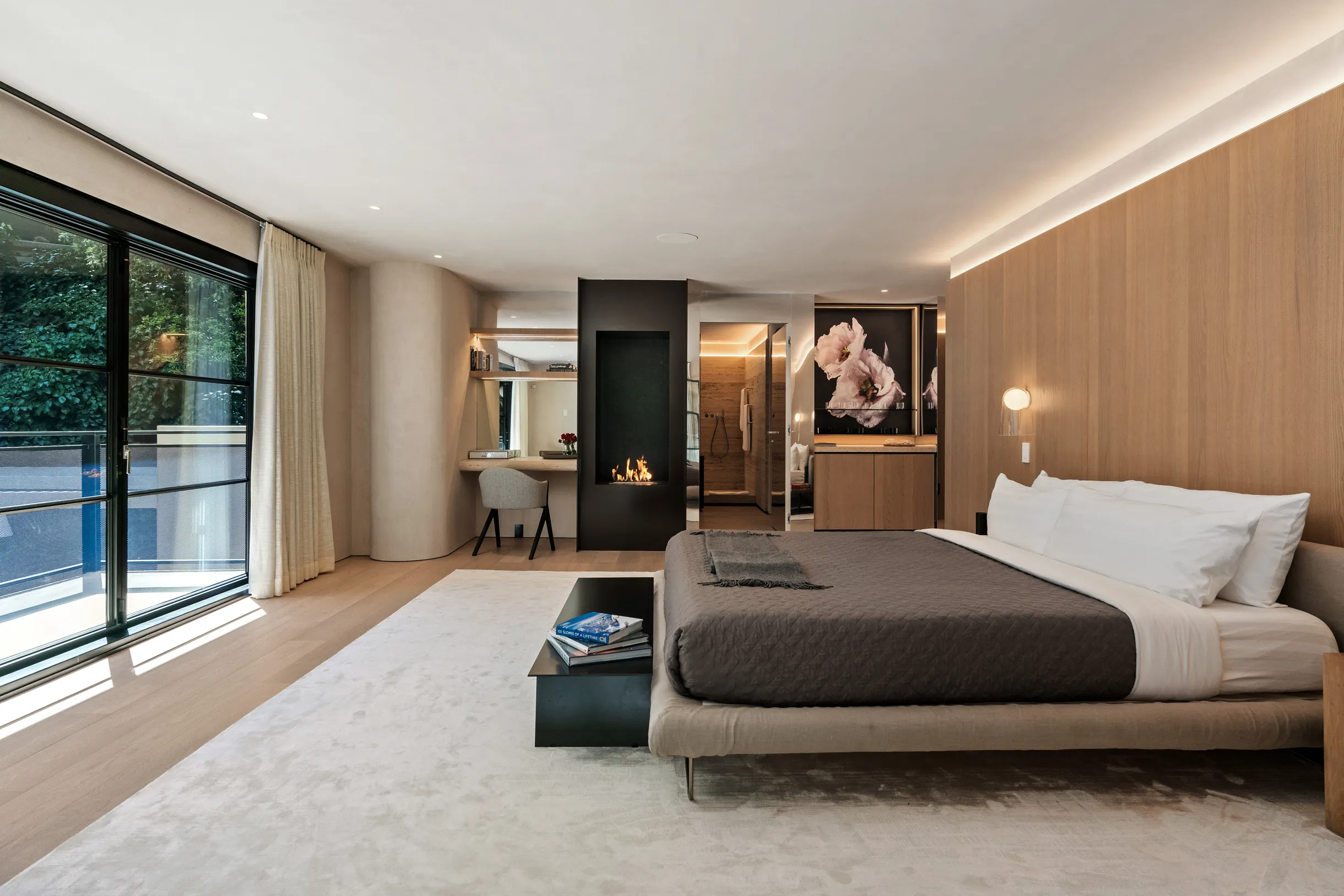 Wander Hollywood Ember #46