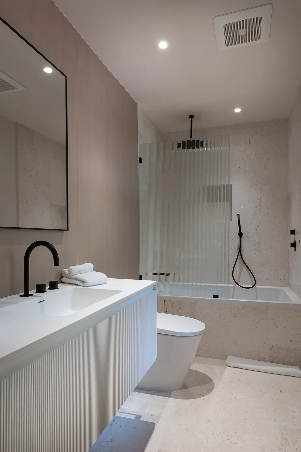 Wander Hollywood Ember #9