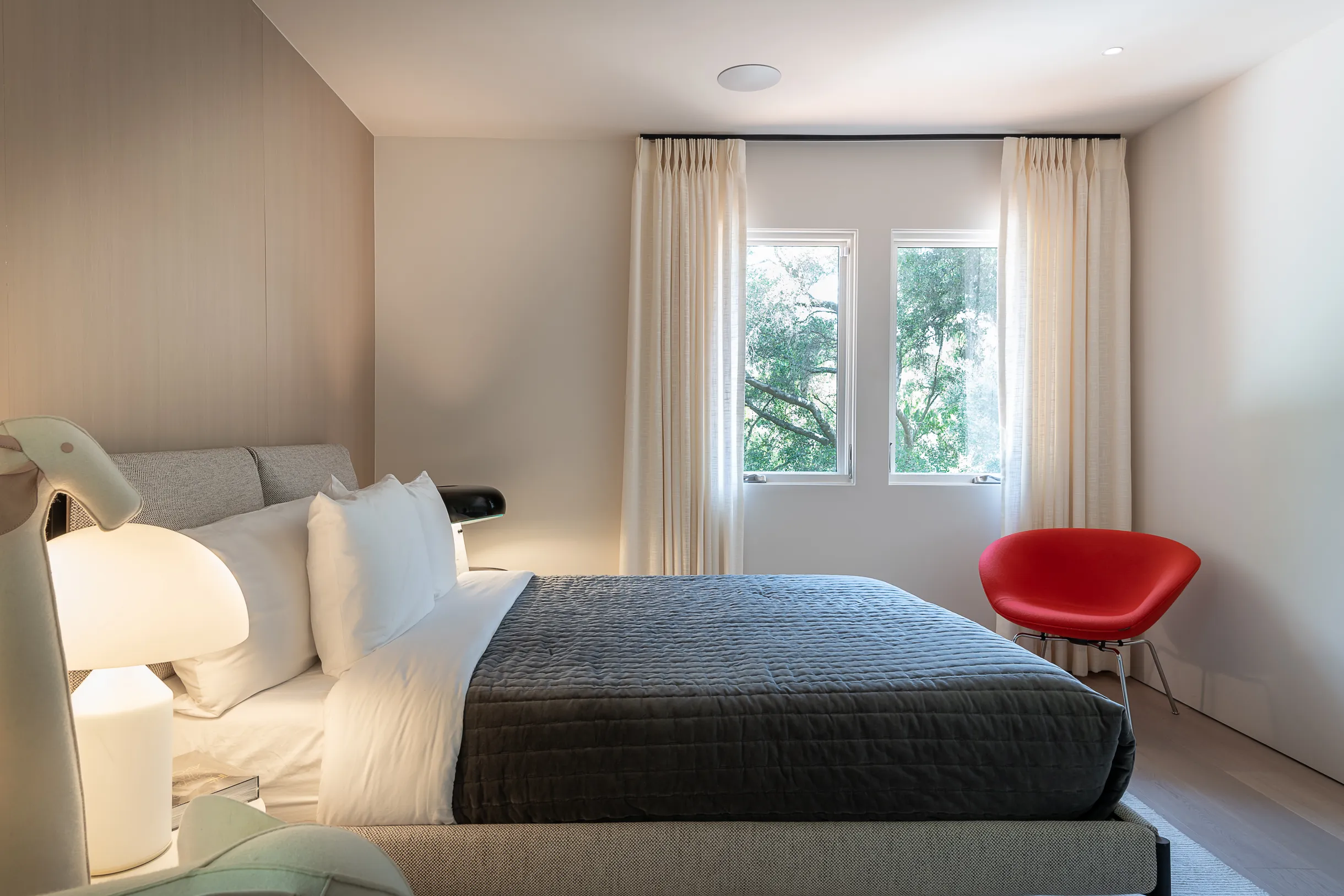 Wander Hollywood Ember #10