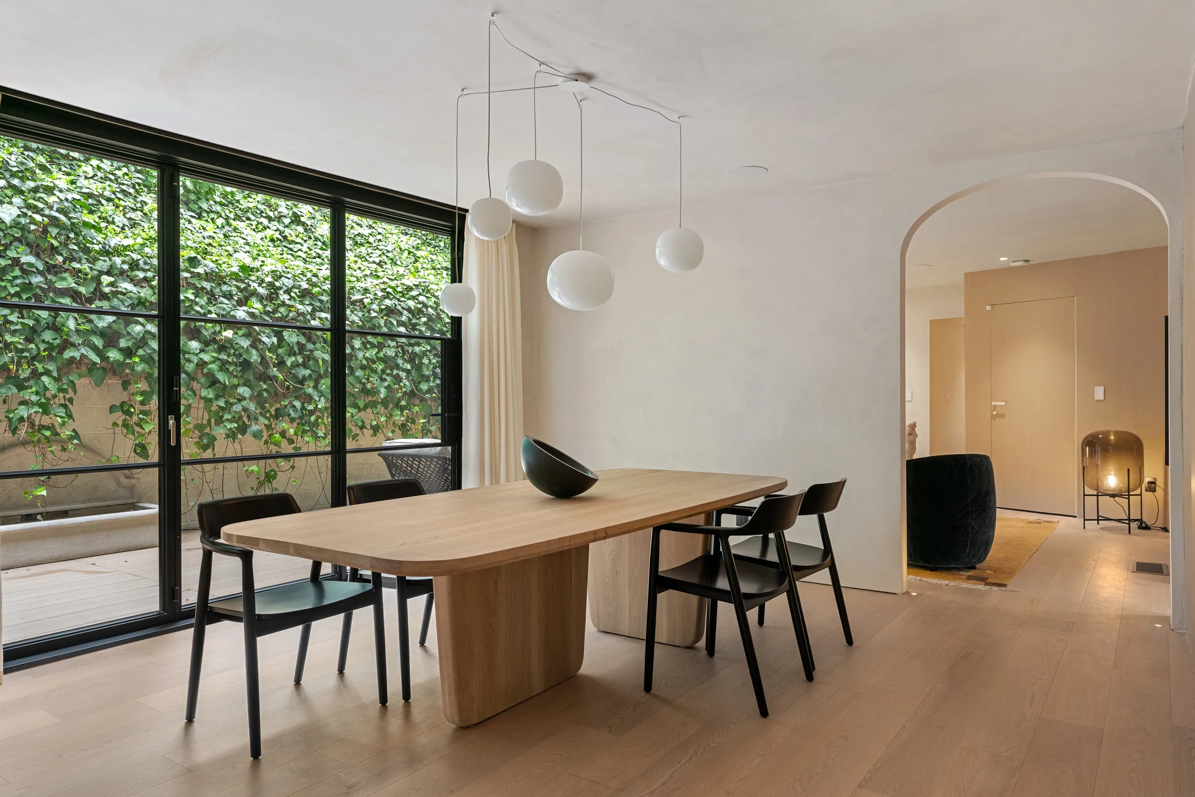 Wander Hollywood Ember #24