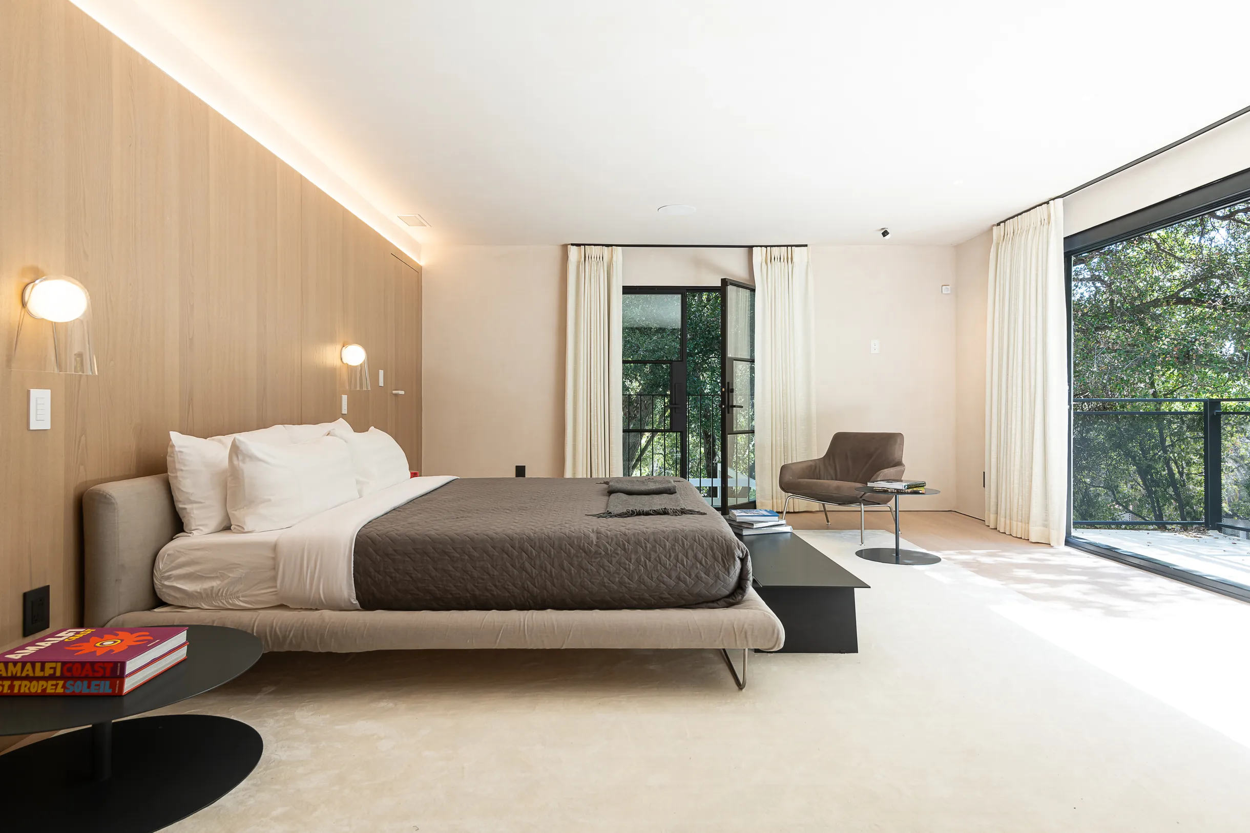 Wander Hollywood Ember #31