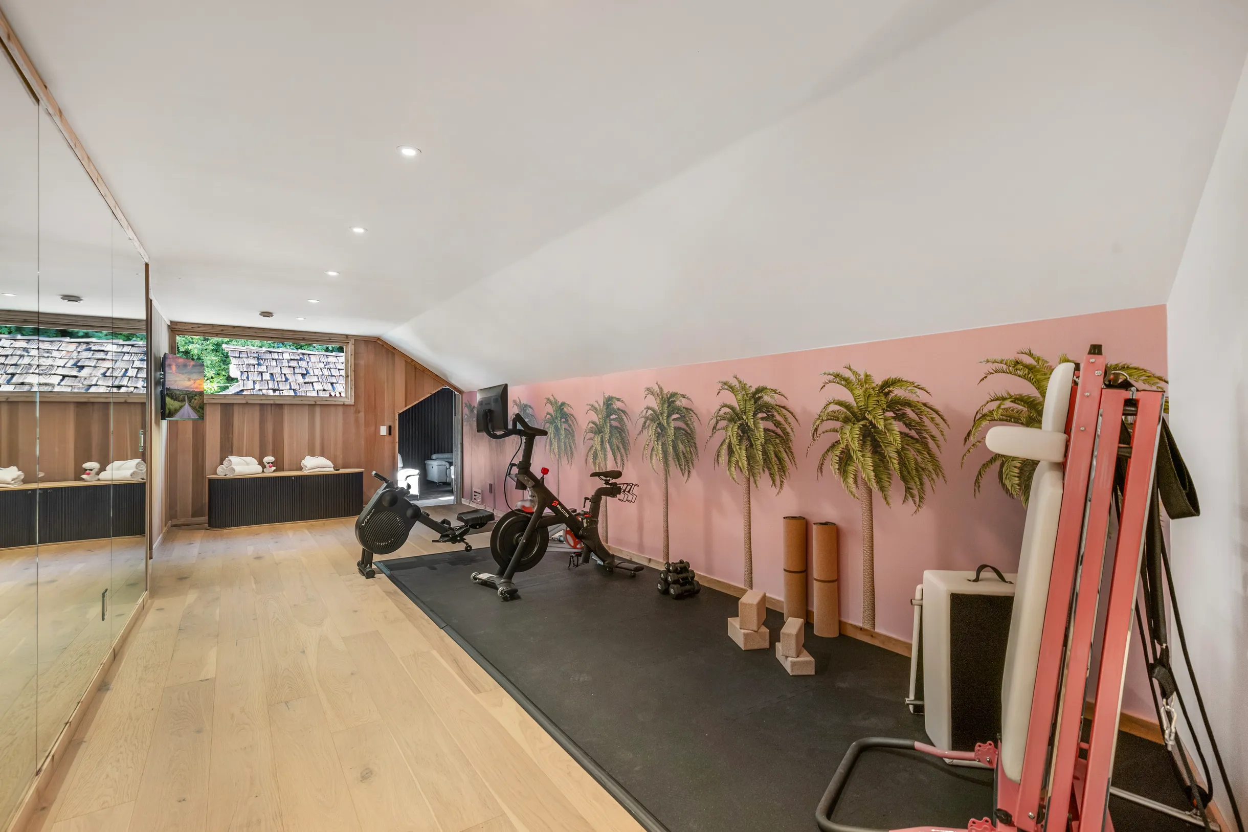 Wander Beverly Hills Heights #18