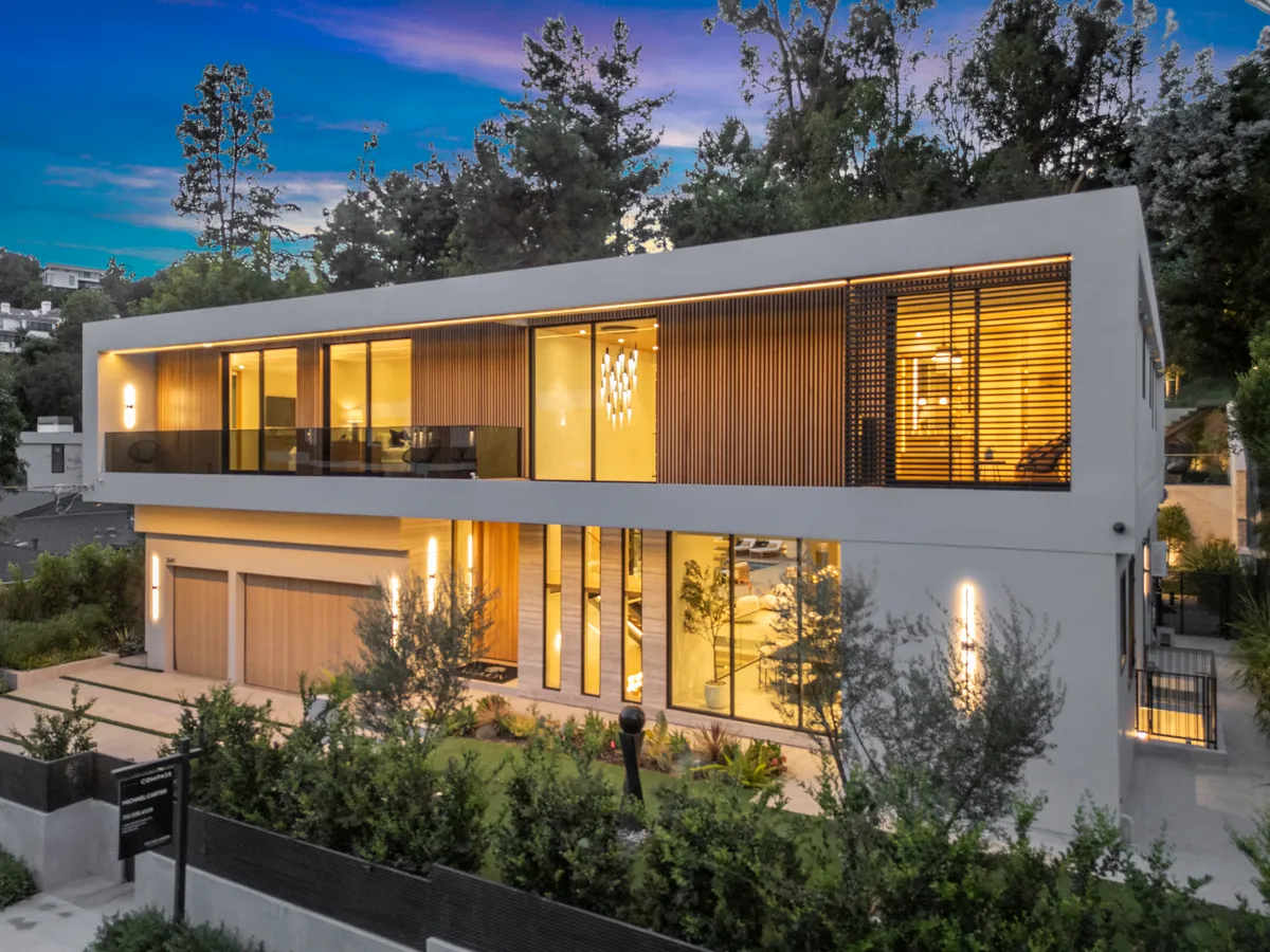 Wander Los Angeles Horizon