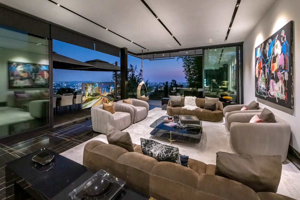 Wander Los Angeles Twilight