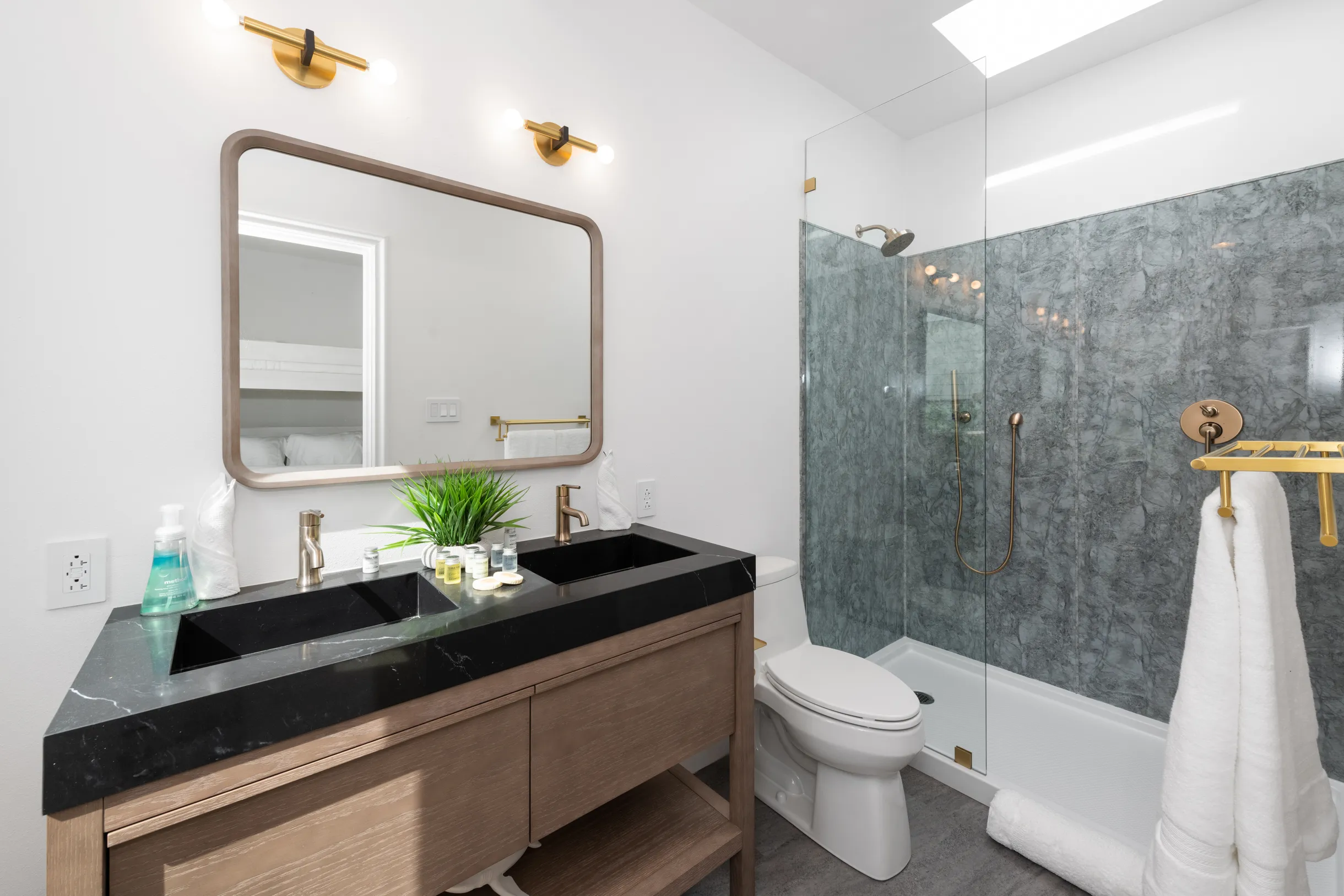 Wander Los Angeles Mirage #4