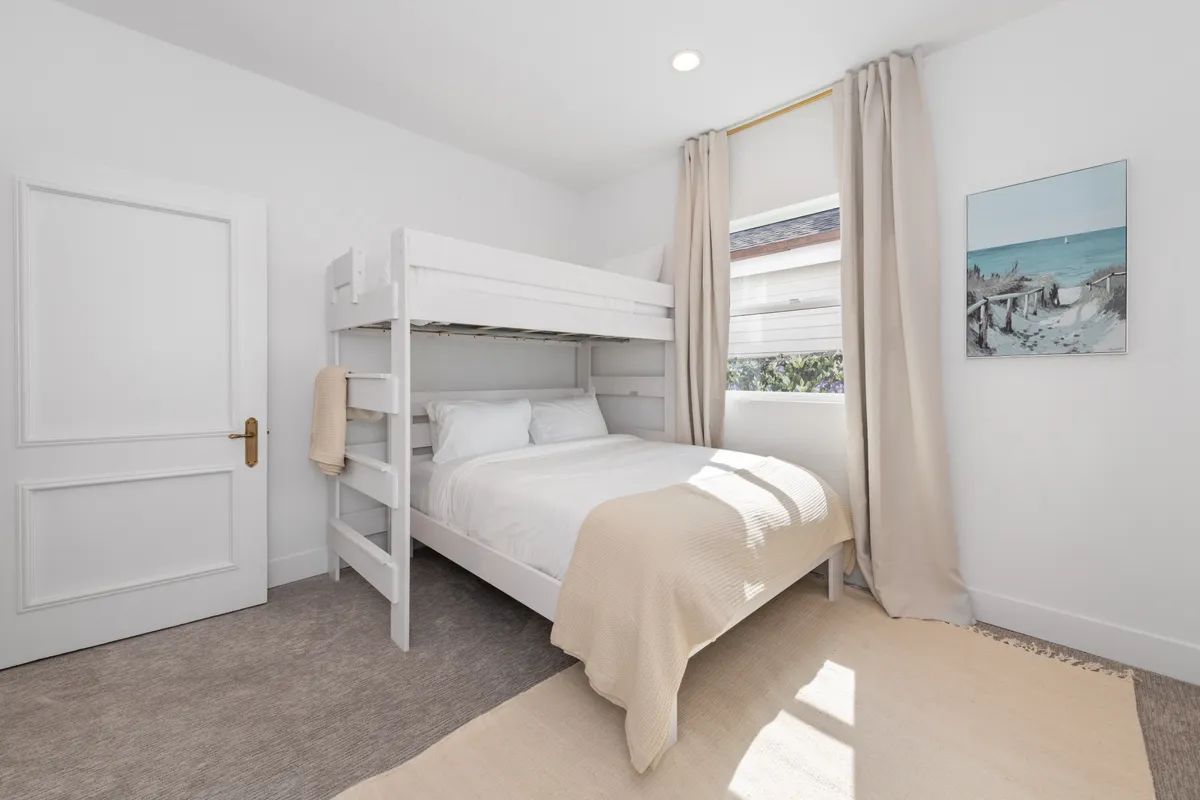 Bedroom 5 image