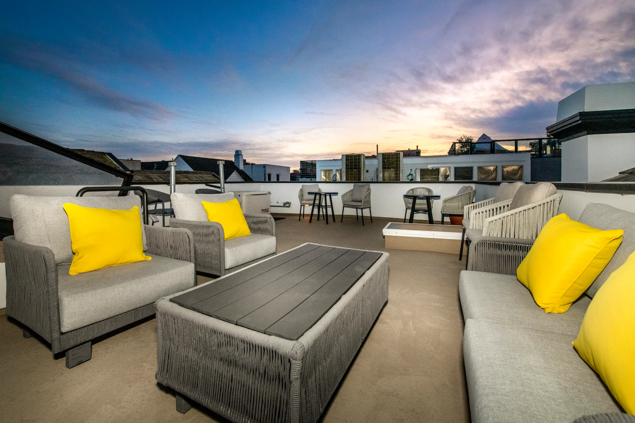 Wander Los Angeles Mirage #10