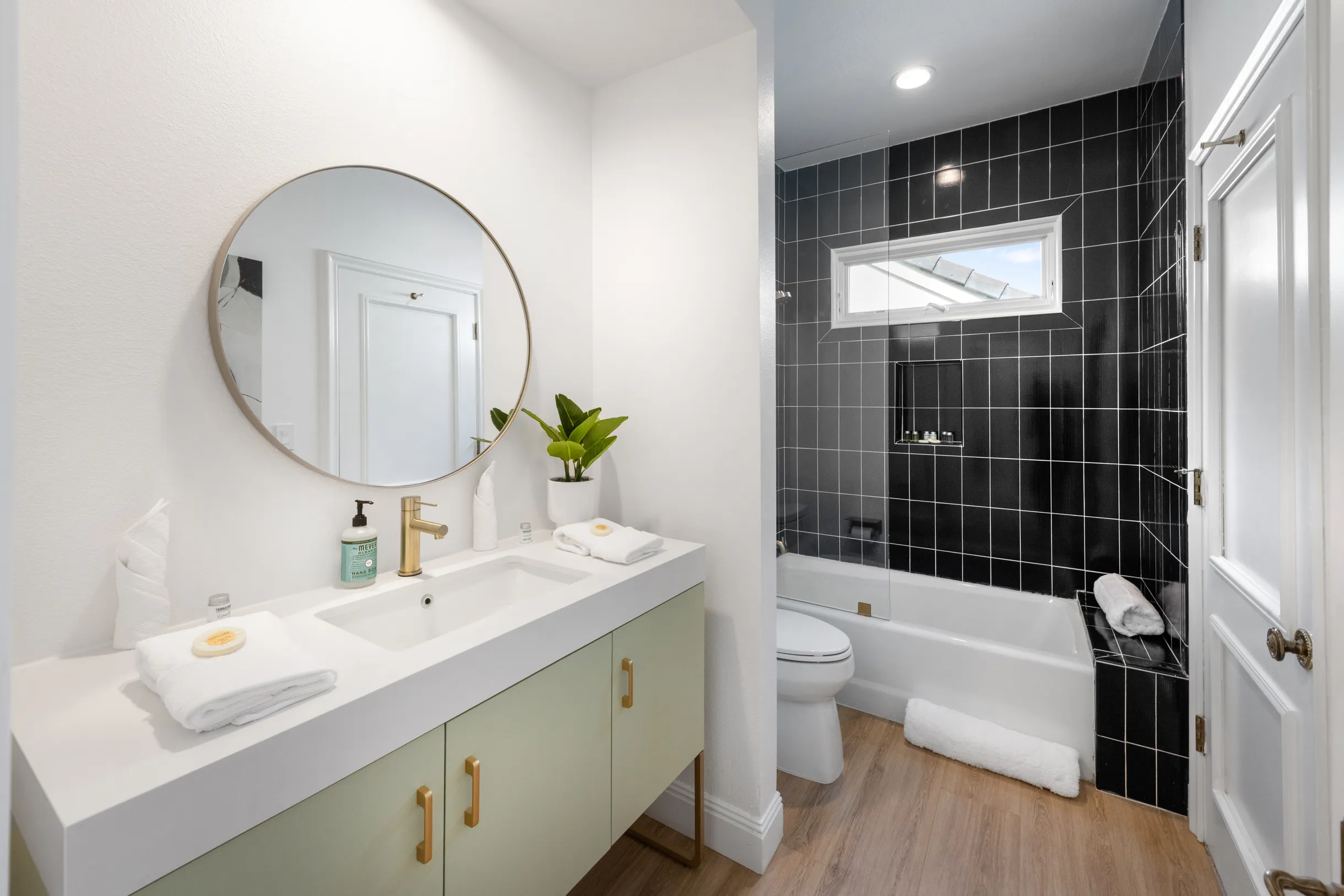 Wander Los Angeles Mirage #15