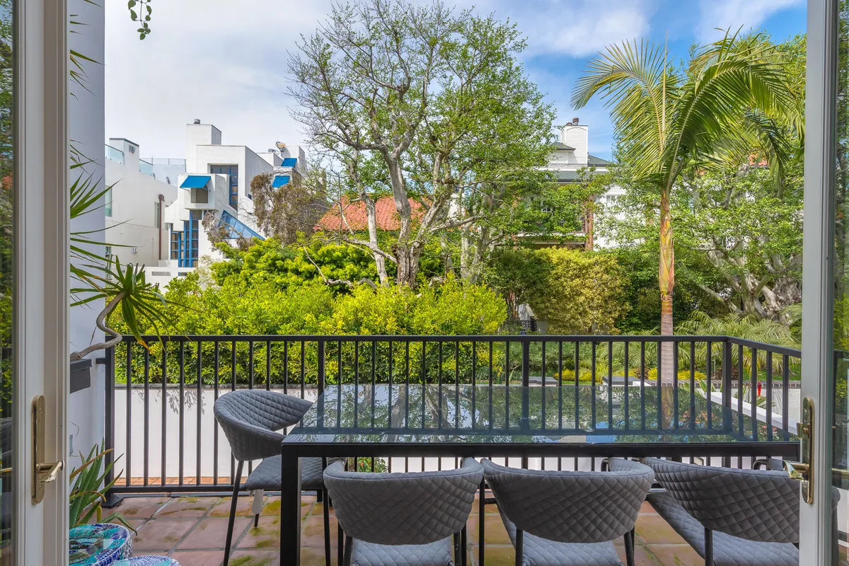 Wander Los Angeles Mirage #18